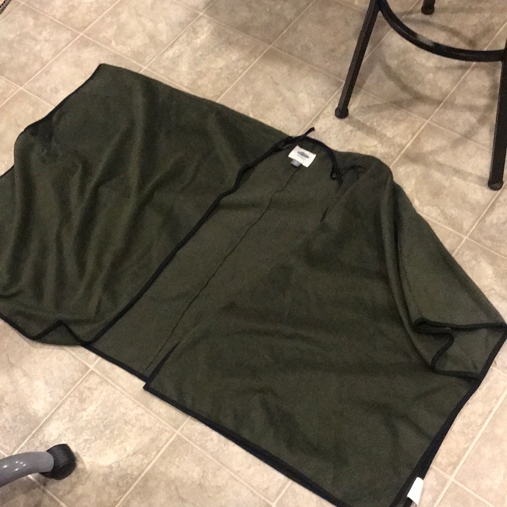 Old navy poncho army green size m/L